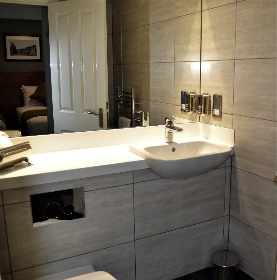 New Park Hotel Carmarthen Zewnętrze zdjęcie