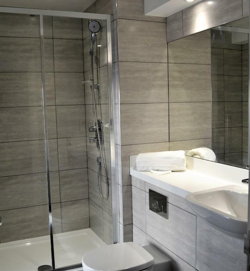New Park Hotel Carmarthen Zewnętrze zdjęcie